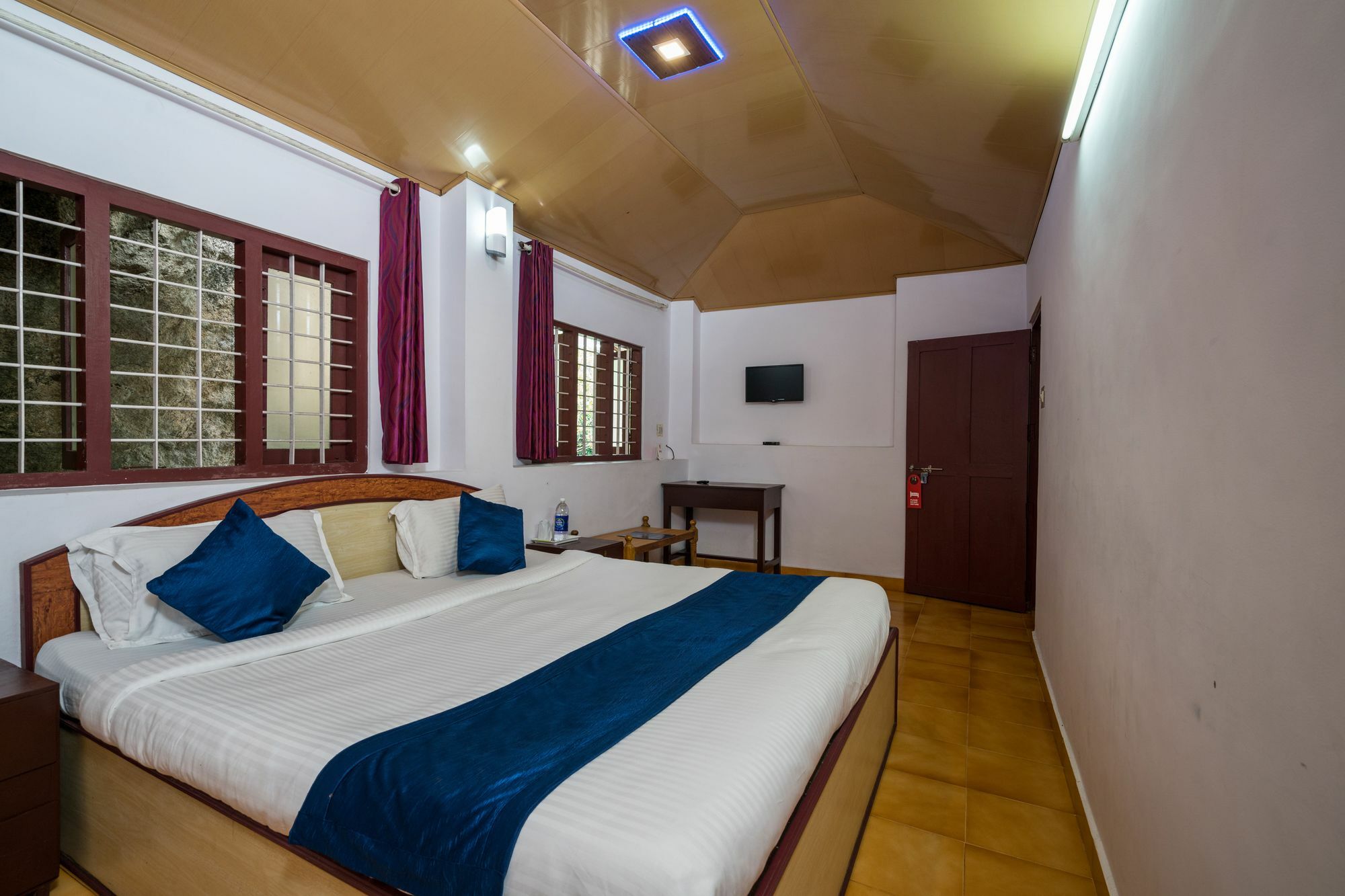 Oyo 10262 Hotel Munnar Rock Exterior foto